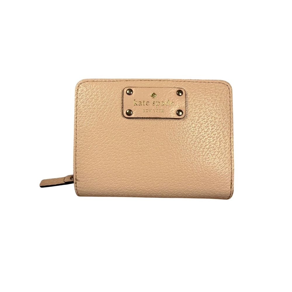 Kate Spade New York Pebble Leather Bifold Wallet Blush Pink Gold Logo Plaque